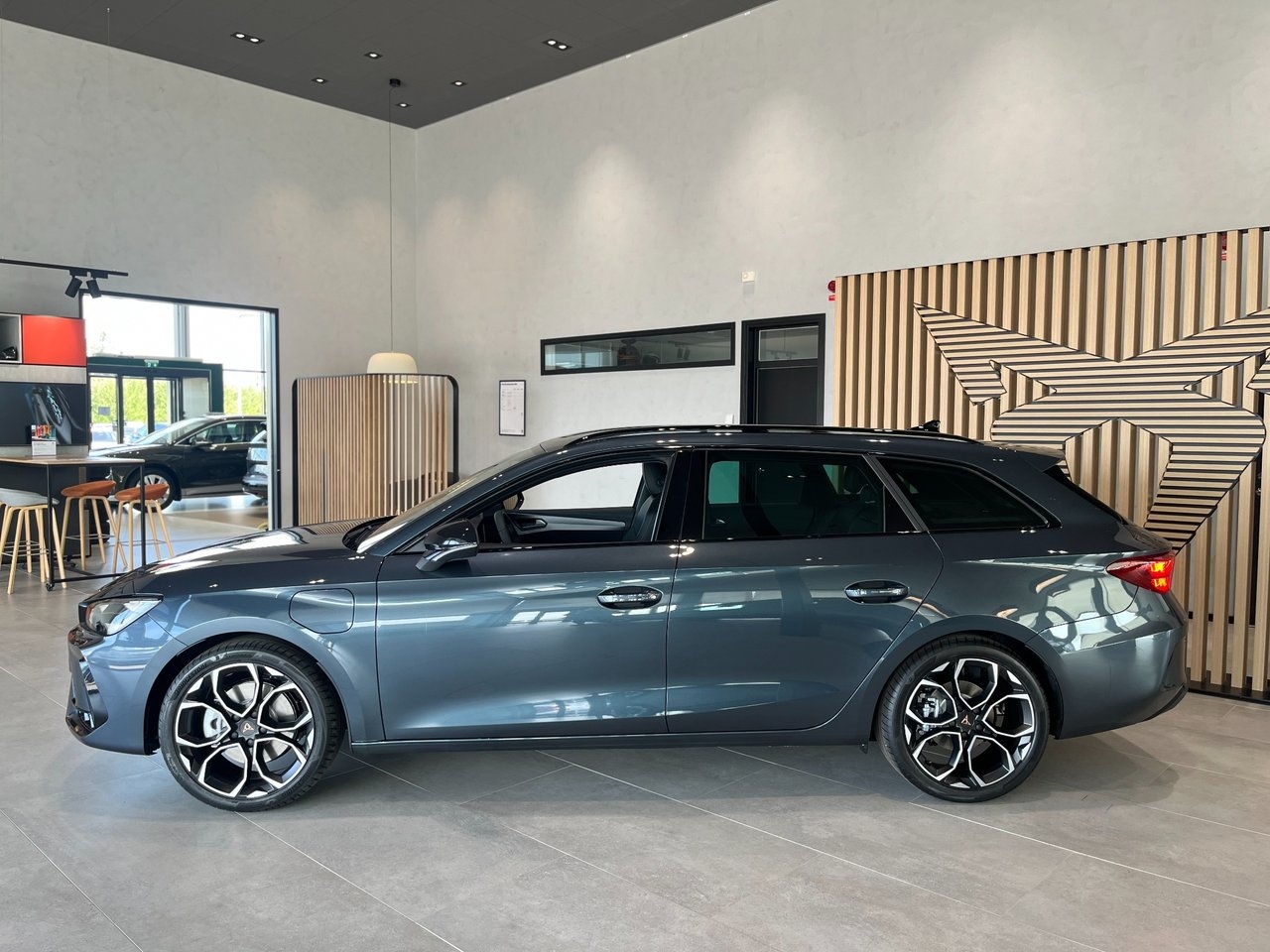 Cupra Leon SP Ultimate Edt 204hk eHybrid 2026, bild 3/10