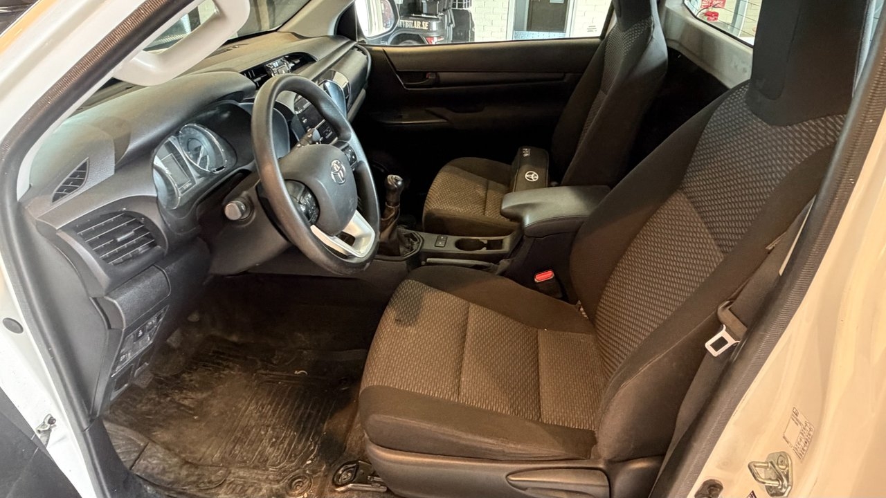 Toyota HiLux Enkelhytt 2.4 AWD Euro 6 2023, bild 7/7
