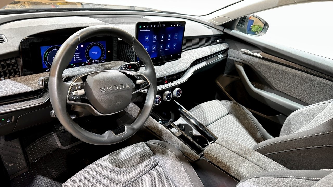 Skoda Superb 2025, bild 7/10