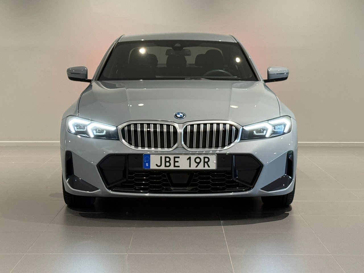BMW 330 e xDrive M Sport Drag 2025, bild 2/10