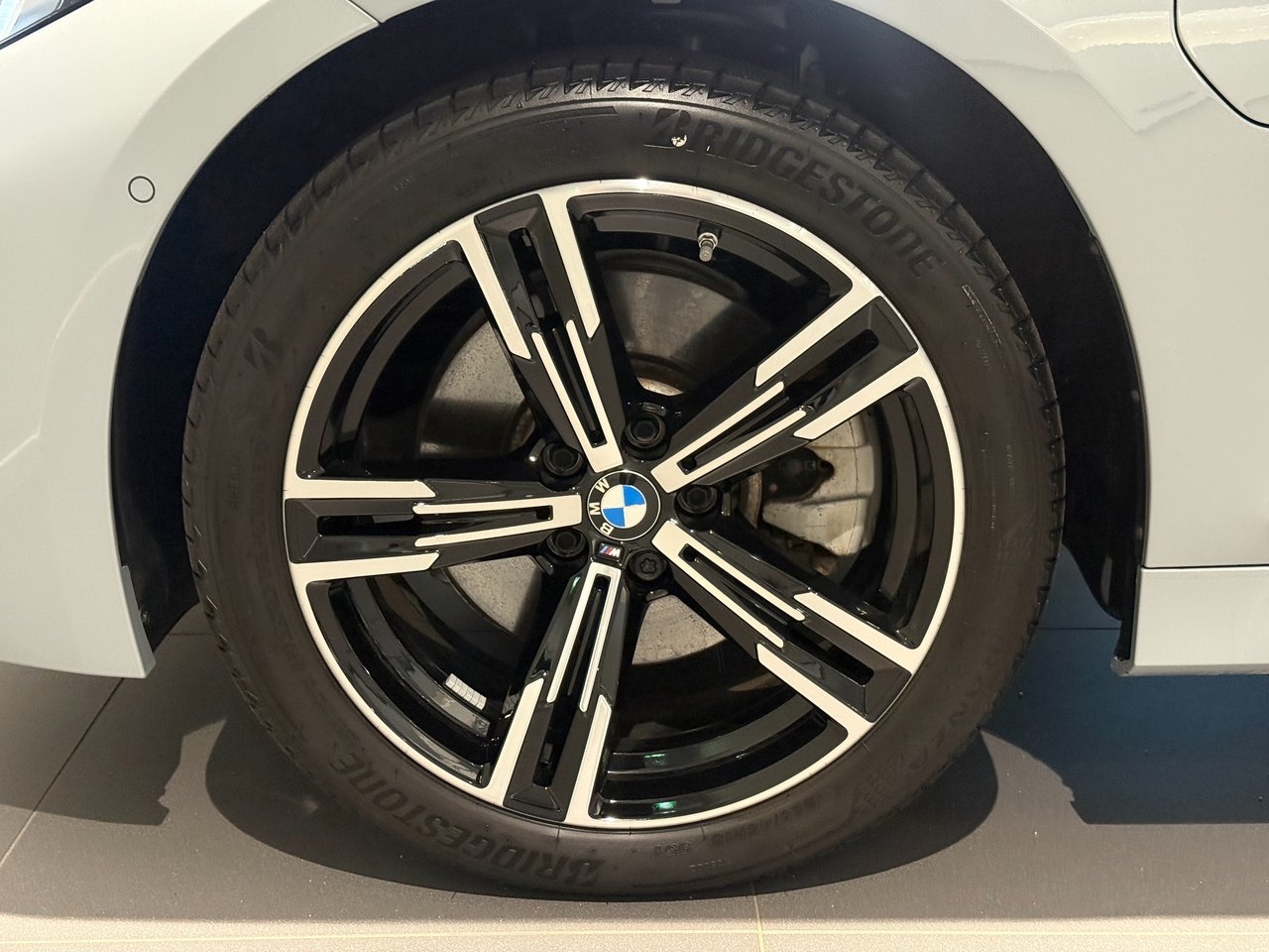 BMW 330 e xDrive M Sport Drag 2025, bild 5/10