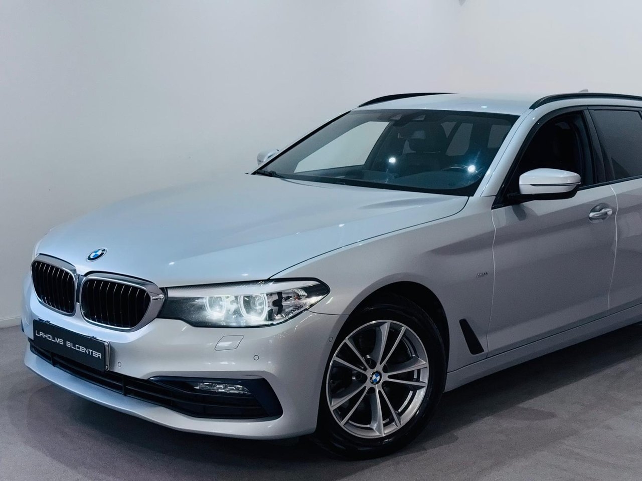 BMW 520 2018, bild 2/25