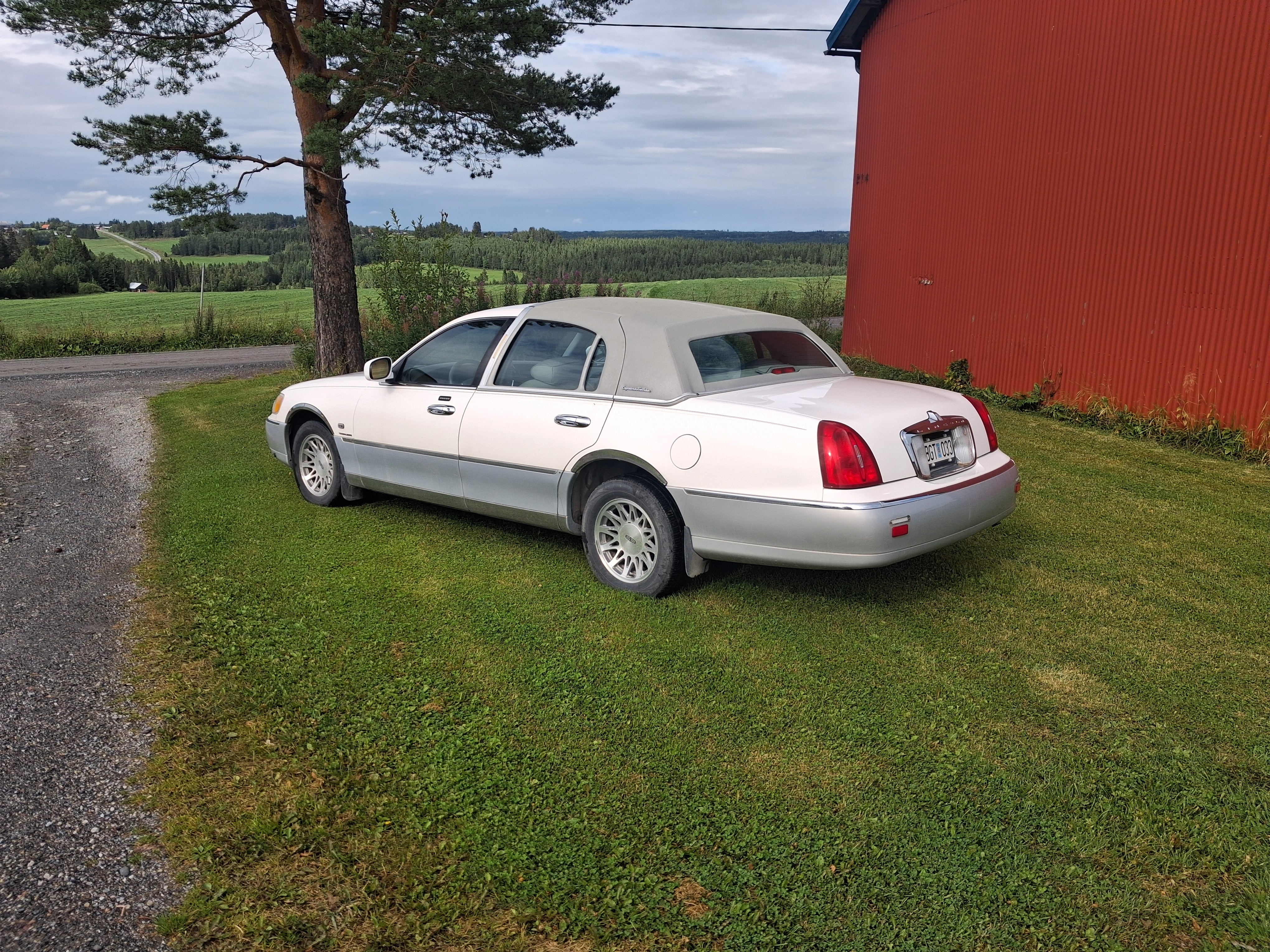 Lincoln Town Car 1999, bild 2/8