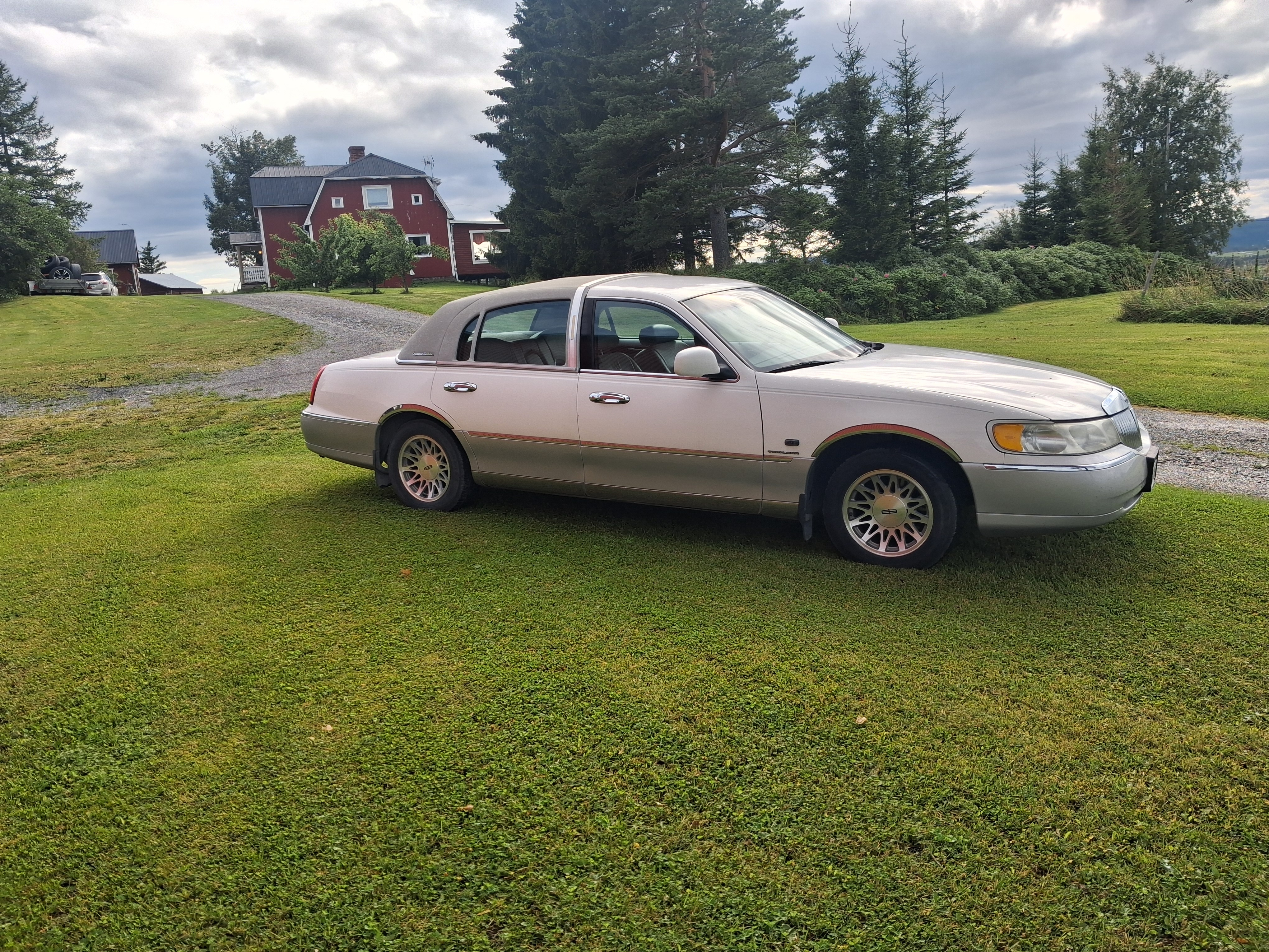 Lincoln Town Car 1999, bild 4/8