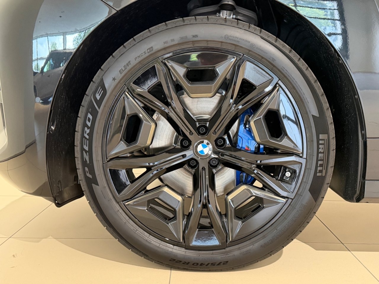 BMW iX xDrive60 2026, bild 3/10