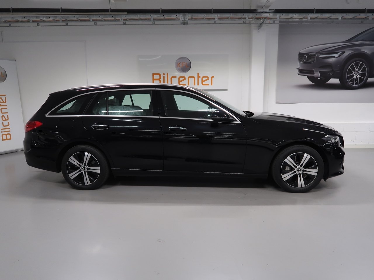 Mercedes-Benz C 300 T e 2024, bild 5/10