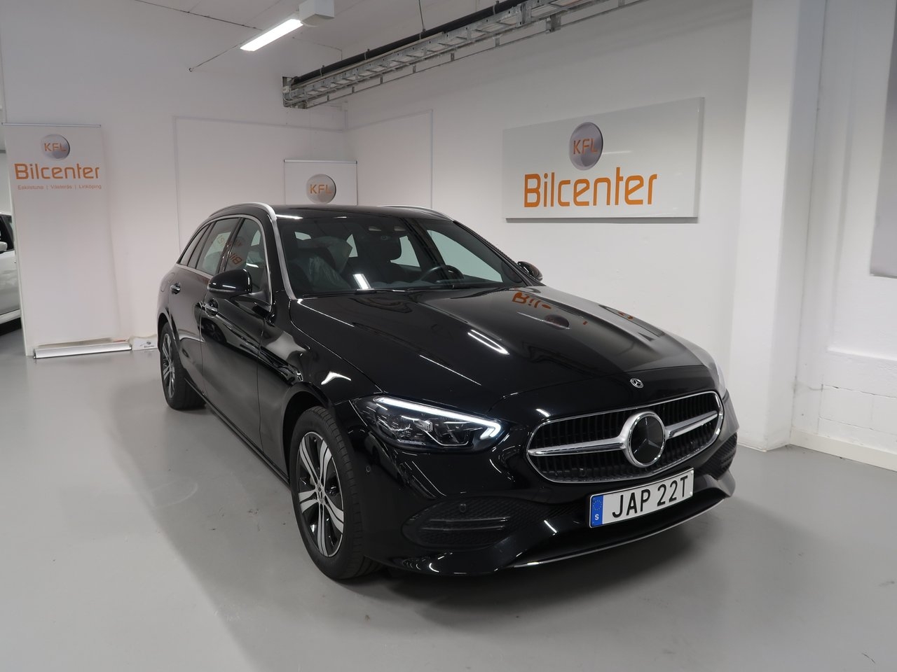Mercedes-Benz C 300 T e 2024, bild 3/10