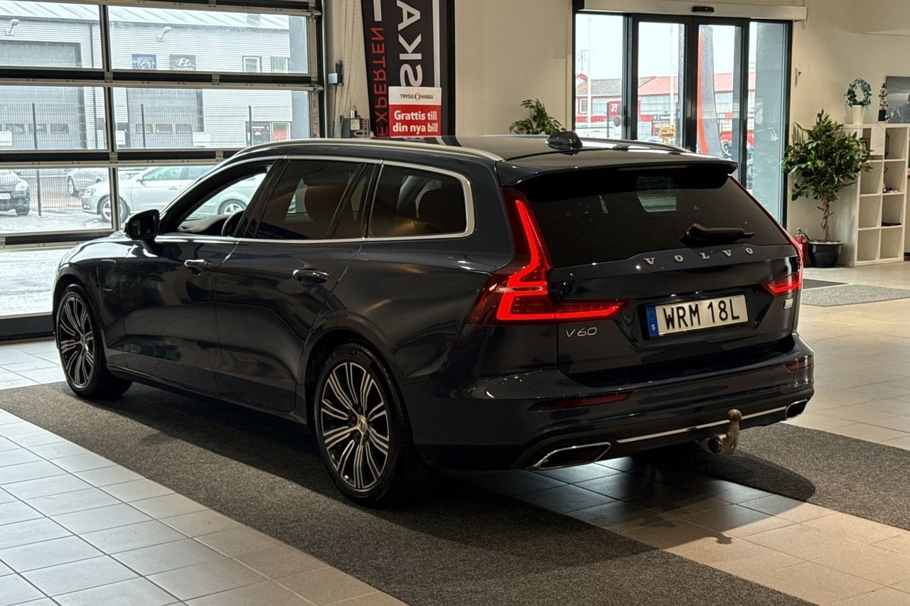 Volvo V60 2022, photo 4/29