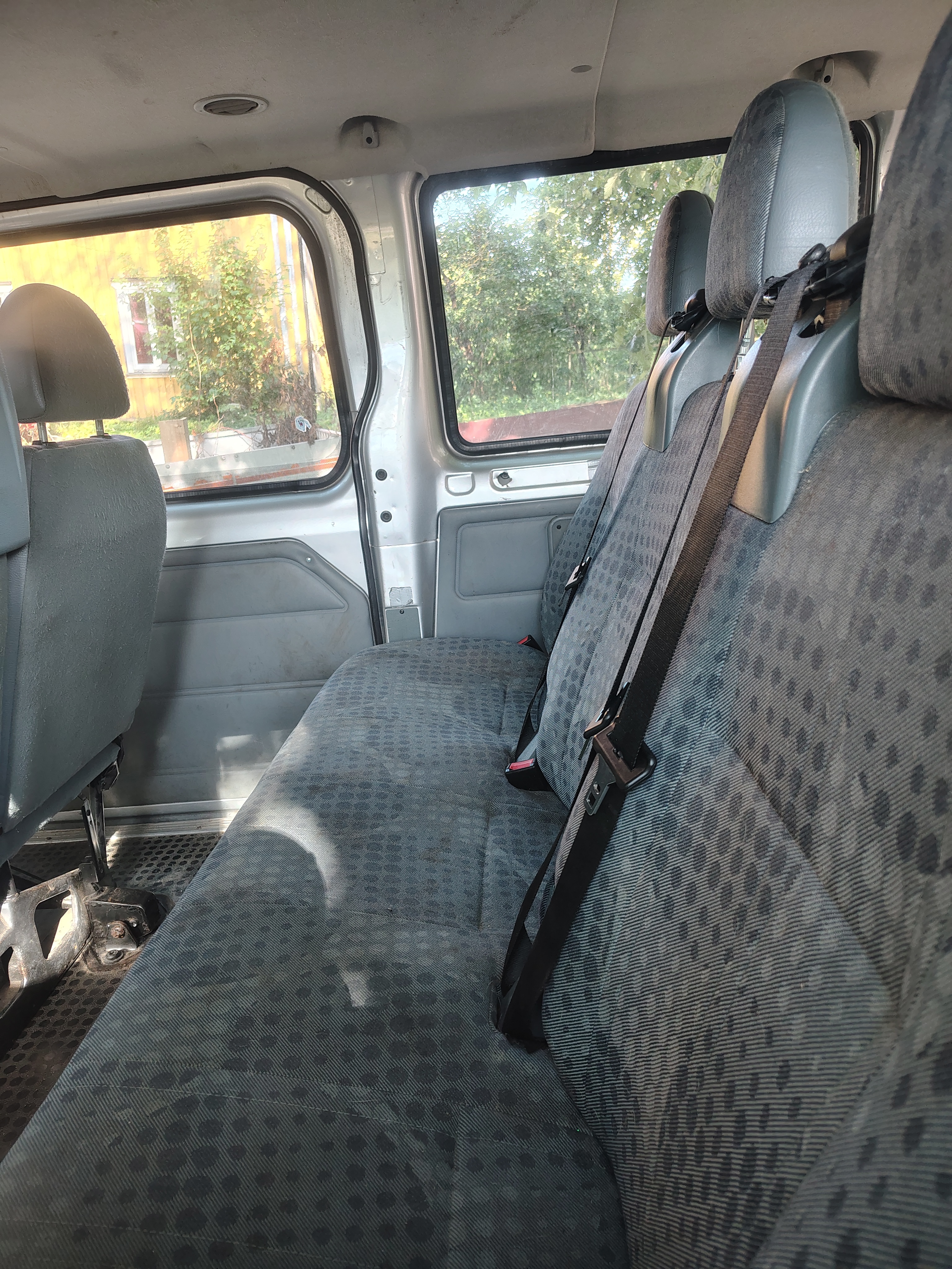 Ford Transit T300 Kombi 2.2 TDCi Manuell 2010, bild 6/7