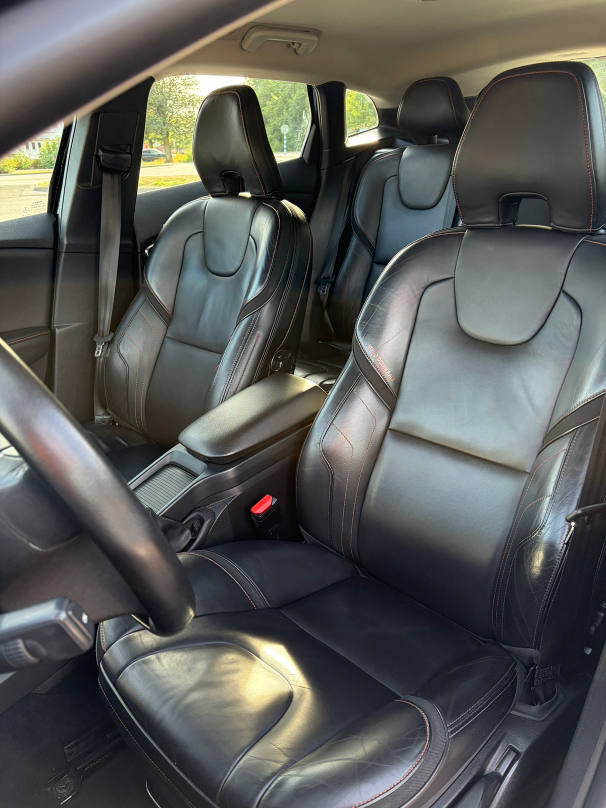 Volvo V40 D2 Geartronic 2016, photo 4/6