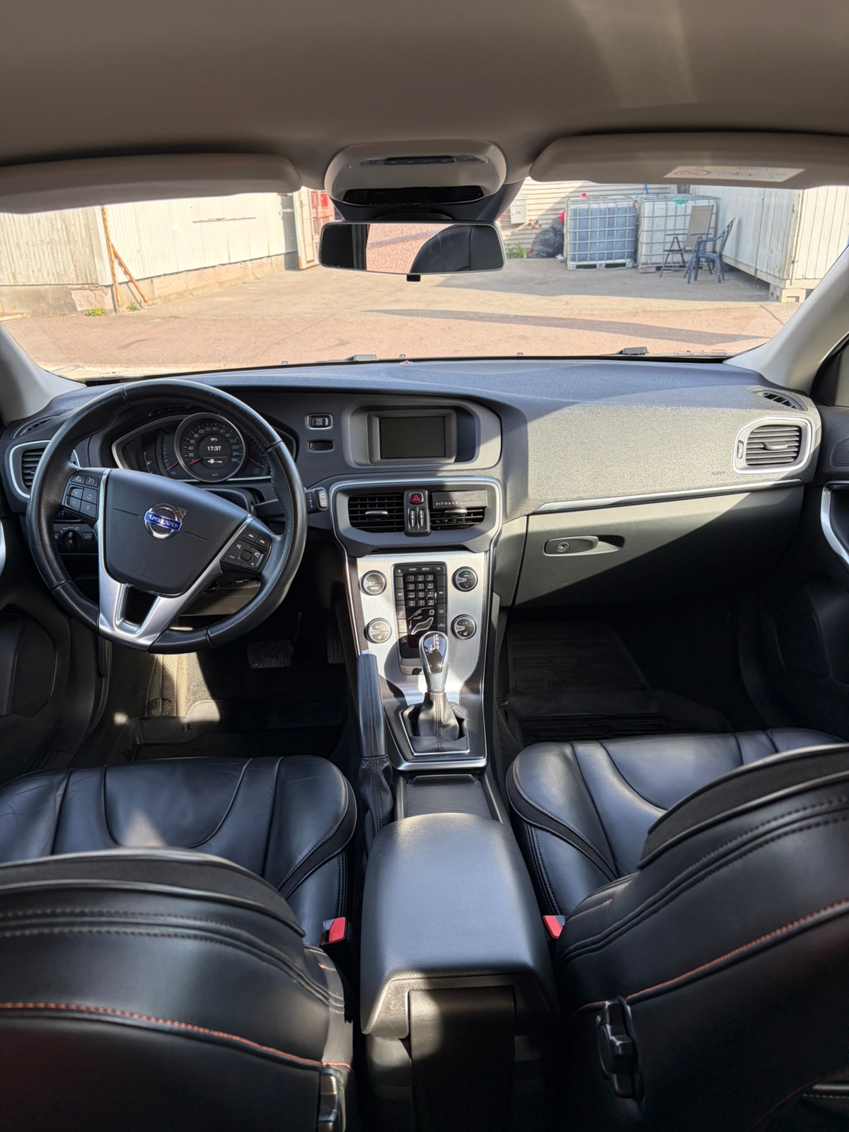 Volvo V40 D2 Geartronic 2016, photo 3/6