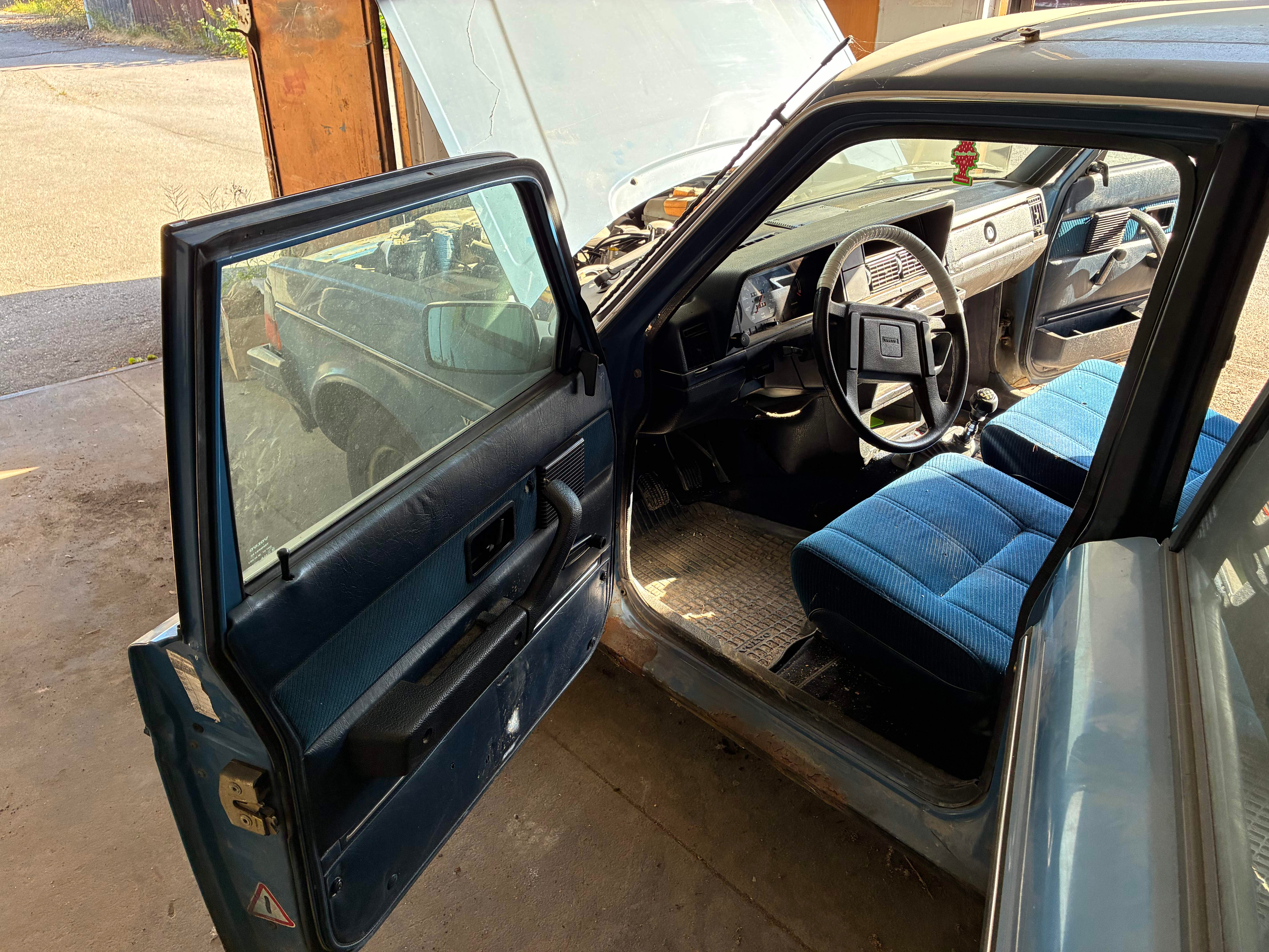 Volvo 240 4-door 2.3 Manuell 1985, bild 5/10