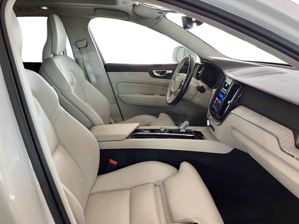 Volvo XC60 Recharge T6 Inscription 2022, photo 5/15