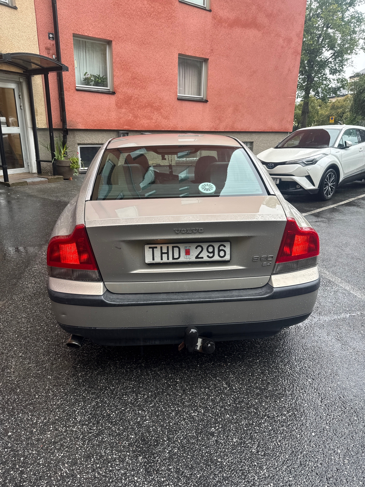 Volvo S60 2.4 Automatisk 2002, bild 2/9