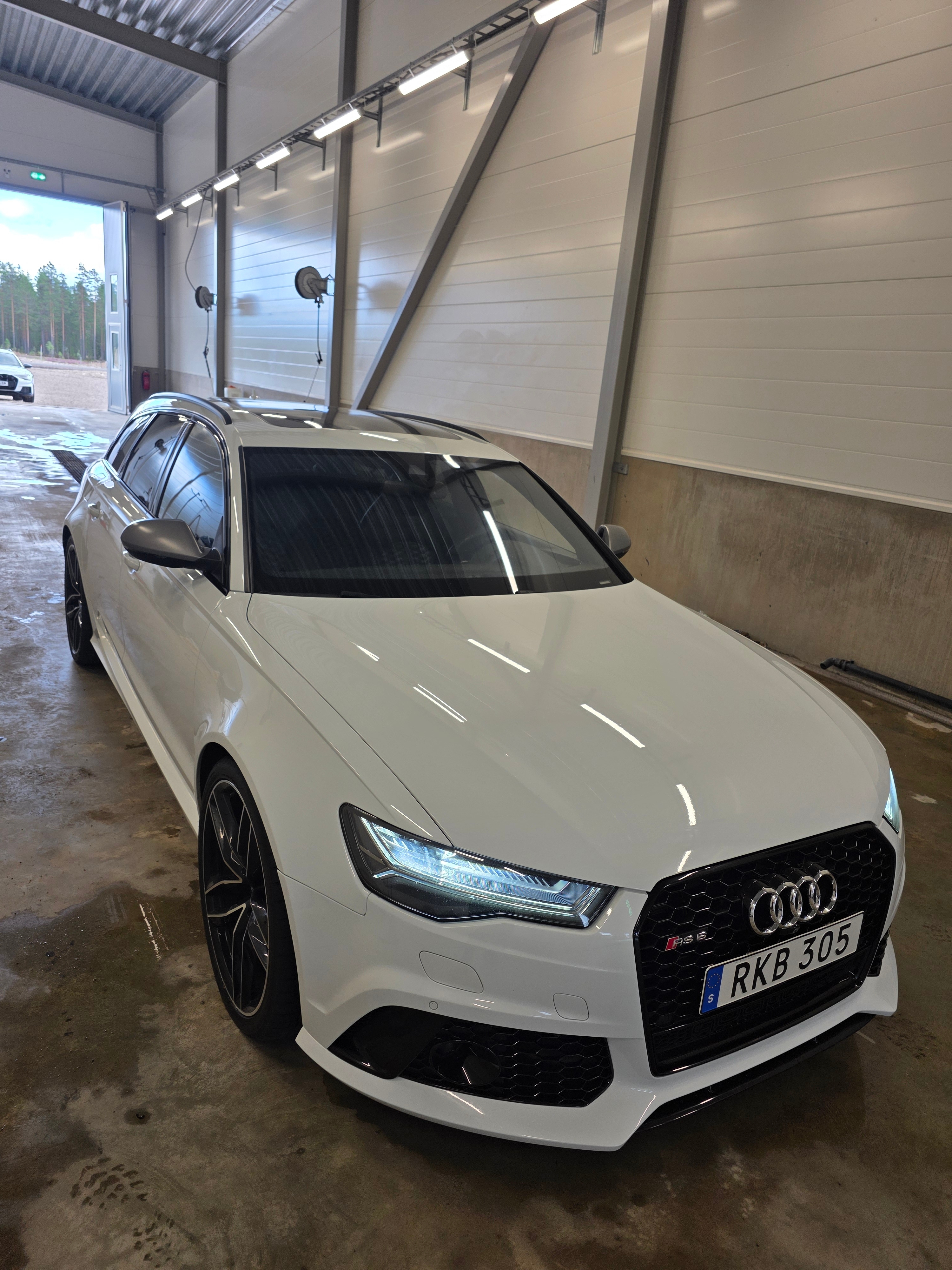Audi RS6 2017, kuva 7/7