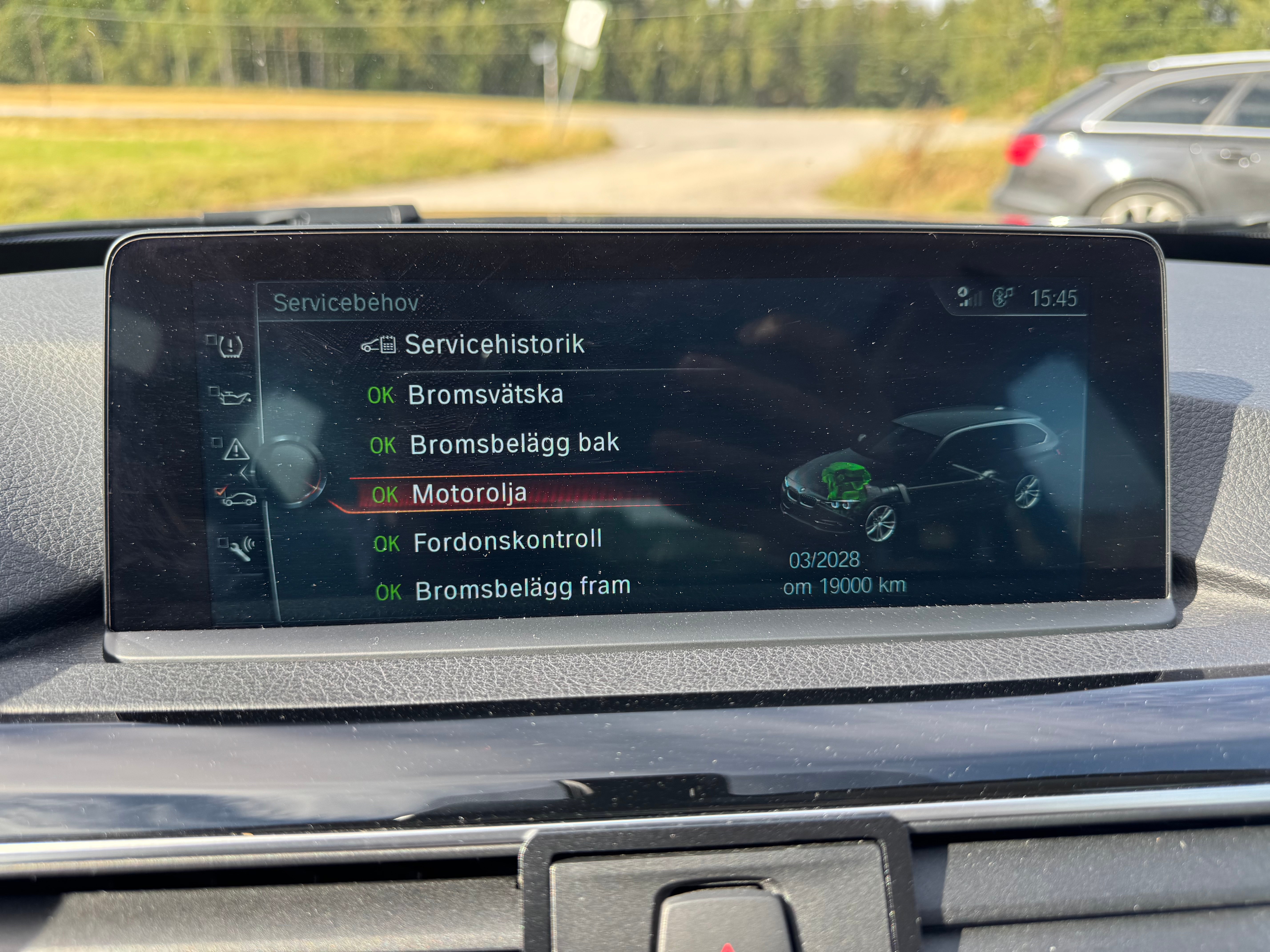 BMW 330 d xDrive Touring 2017, photo 7/10