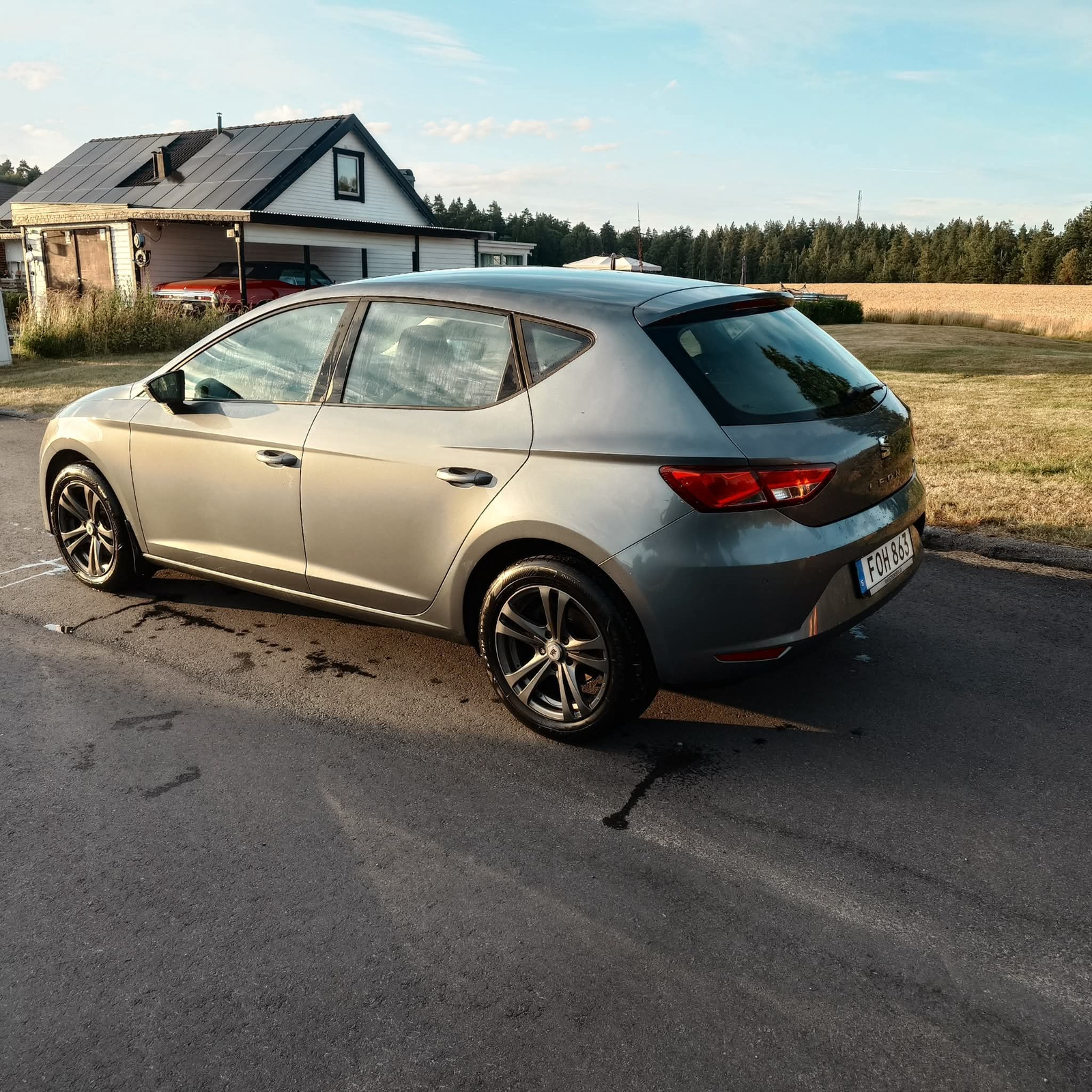Seat Leon 1.2 TSI 2015, photo 2/8
