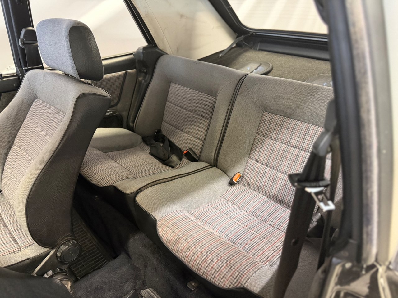 Volkswagen Golf I Cabriolet 1.8 Besiktad 1992, bild 6/9