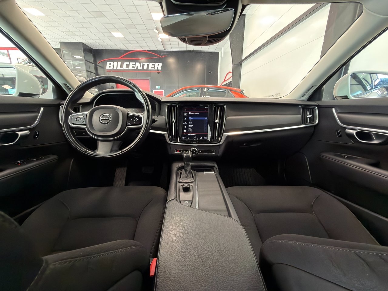 Volvo V90 2018, photo 7/10