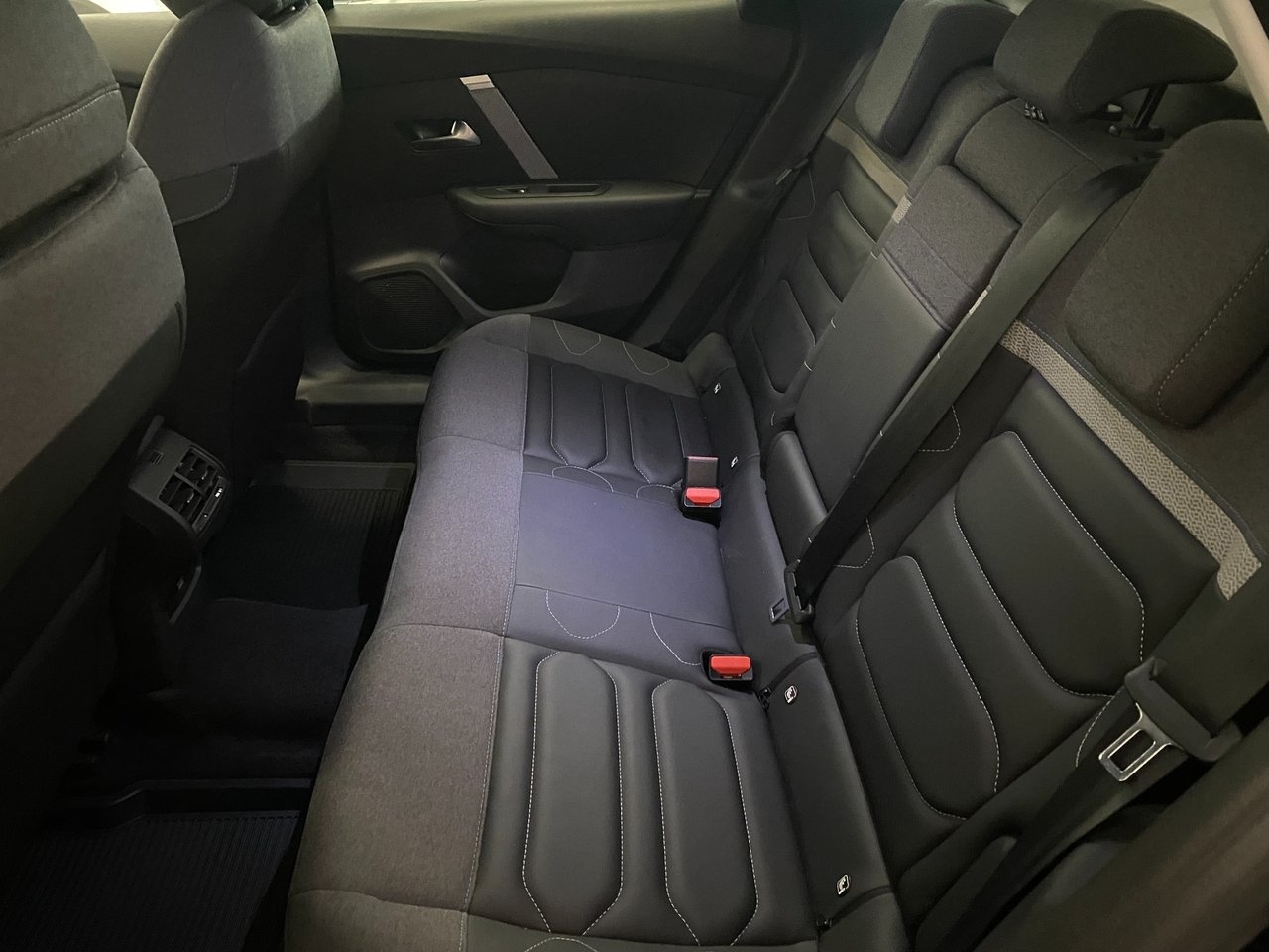Citroen C4 X X Shine 130hk Automat 2023, bild 7/10