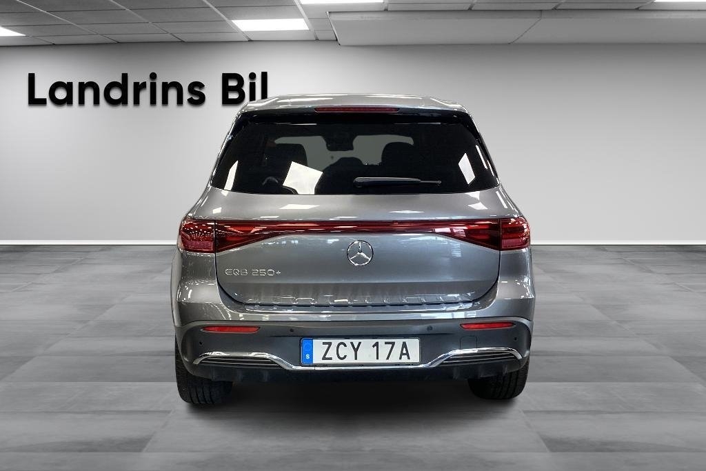 Mercedes-Benz EQB 250+ AMG Line 2026, bild 5/10