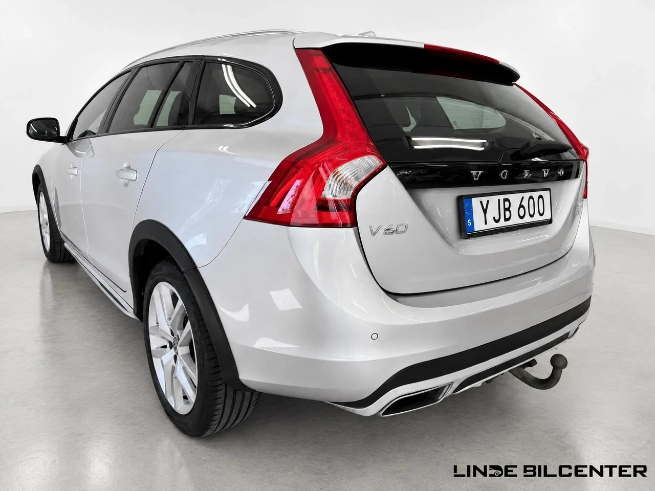 Volvo V60 Cross Country D4 2017, bild 3/9