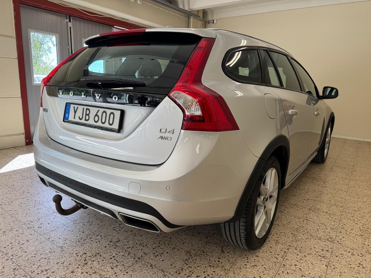 Volvo V60 Cross Country 2016, bild 4/10