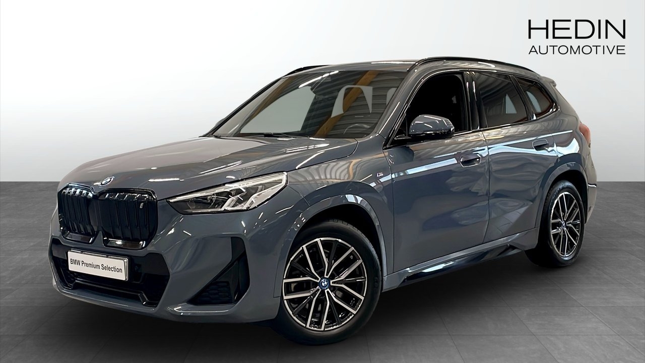 BMW iX1