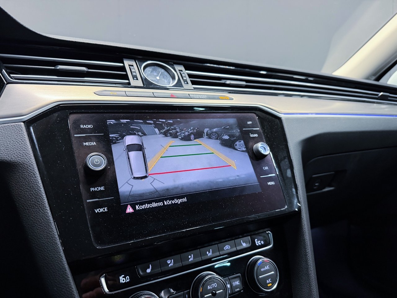 Volkswagen Passat 2019, bild 5/10