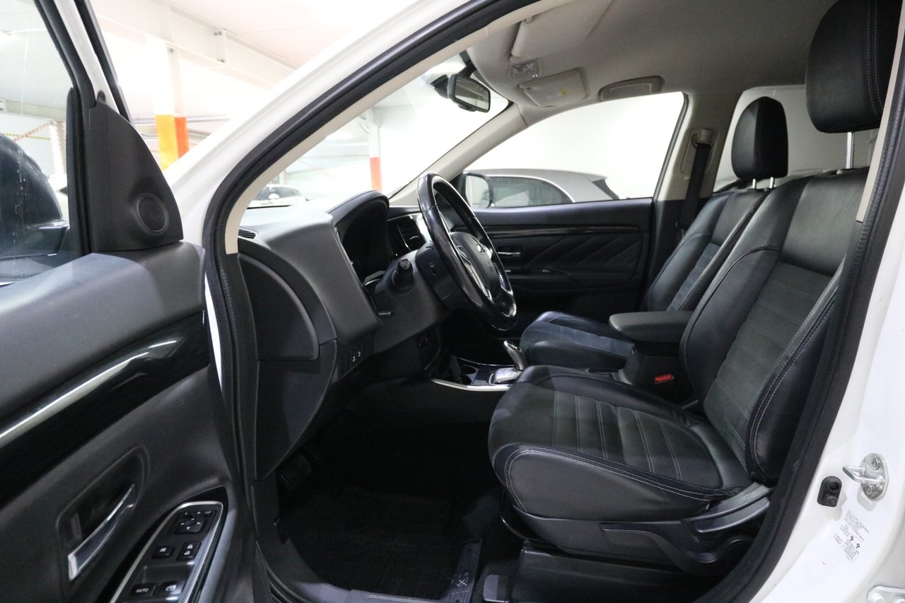 Mitsubishi Outlander 2017, bild 5/10