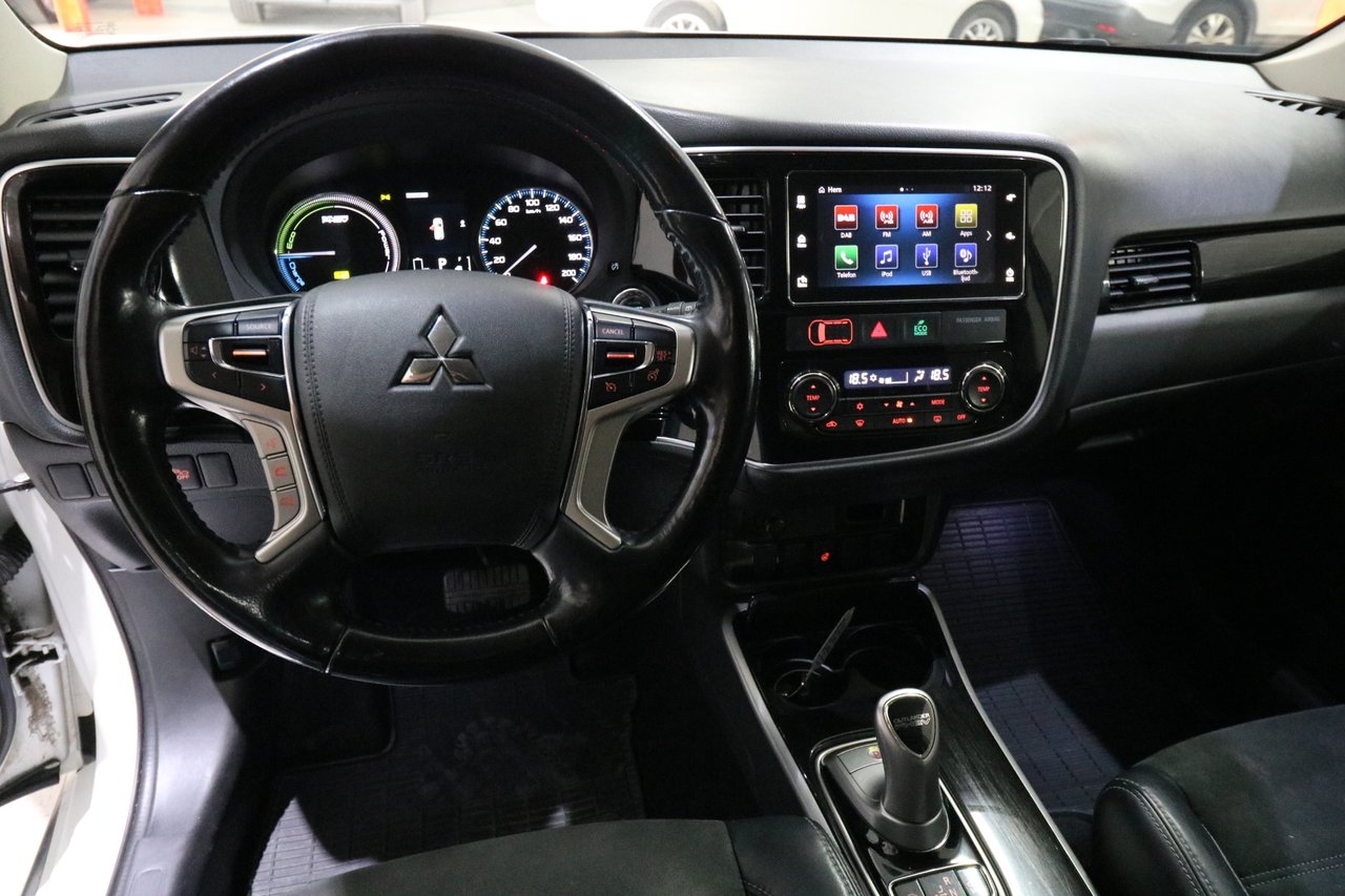 Mitsubishi Outlander 2017, bild 6/10