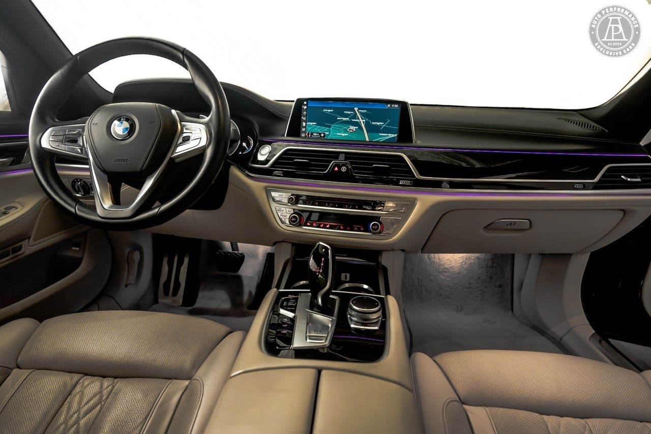 BMW 750 2017, bild 6/14