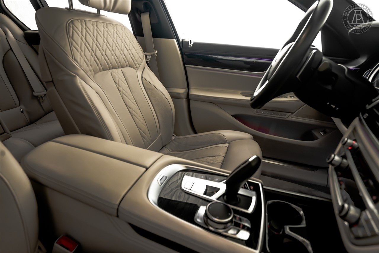 BMW 750 2017, bild 7/14