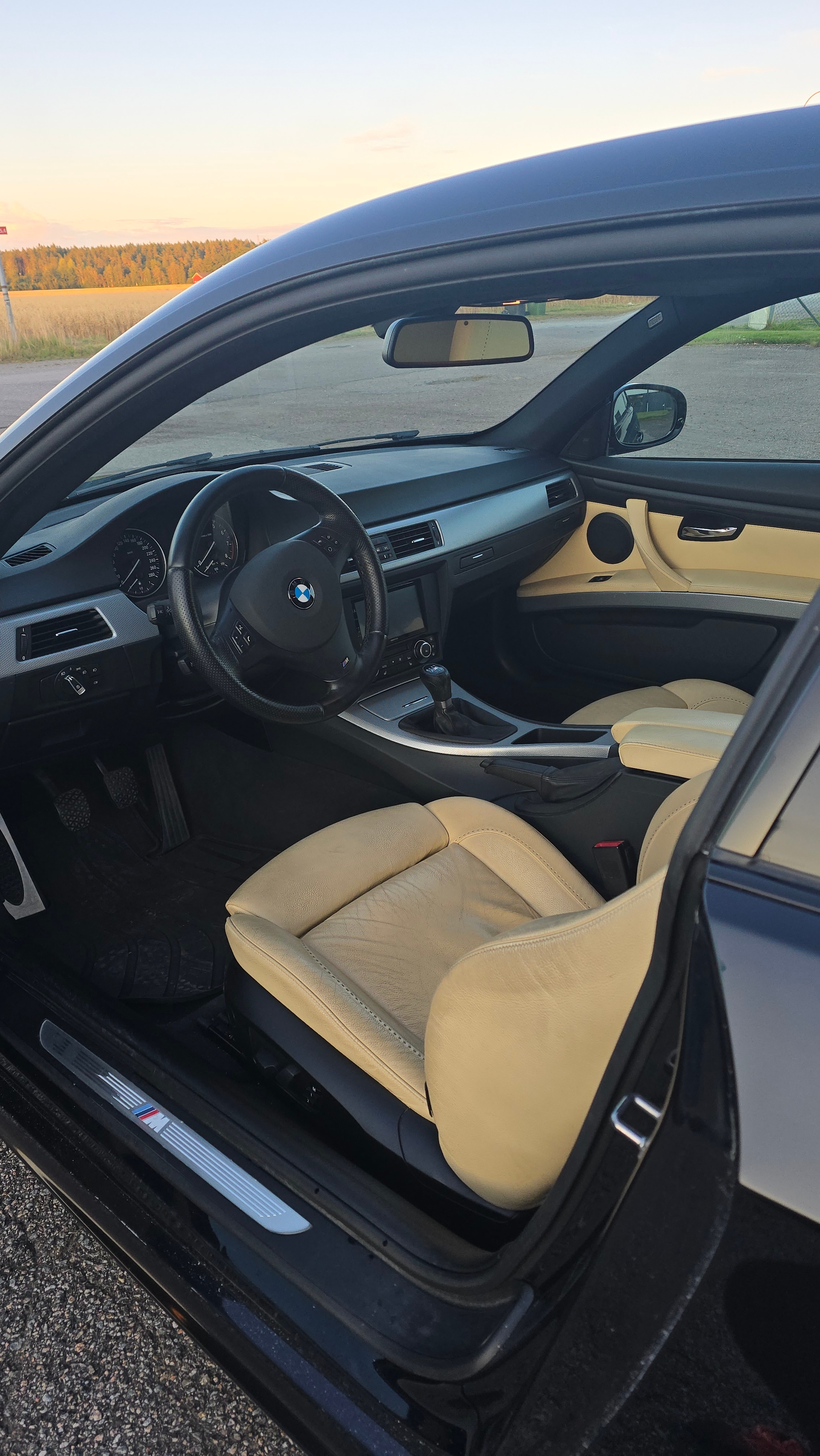 BMW 330 i Coupé Manuell 2010, bild 5/6