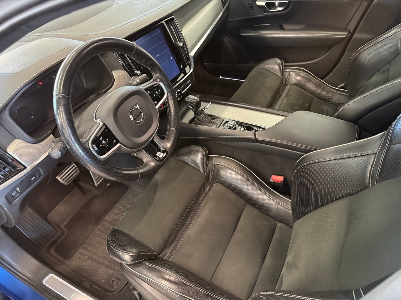 Volvo V90 D4 R-Design Geartronic 2019, photo 6/6