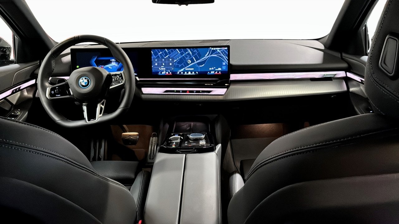 BMW i5 xDrive40 M SPORT DRAGKROK 2024, bild 4/11