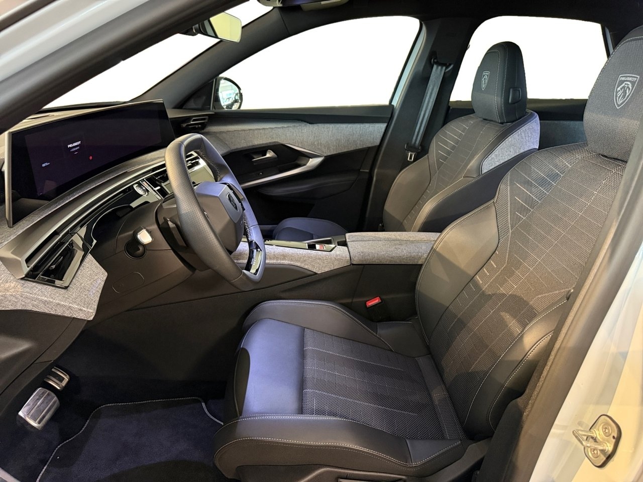 Peugeot 3008 Hybrid 145hk Backkamera 2025, bild 7/10