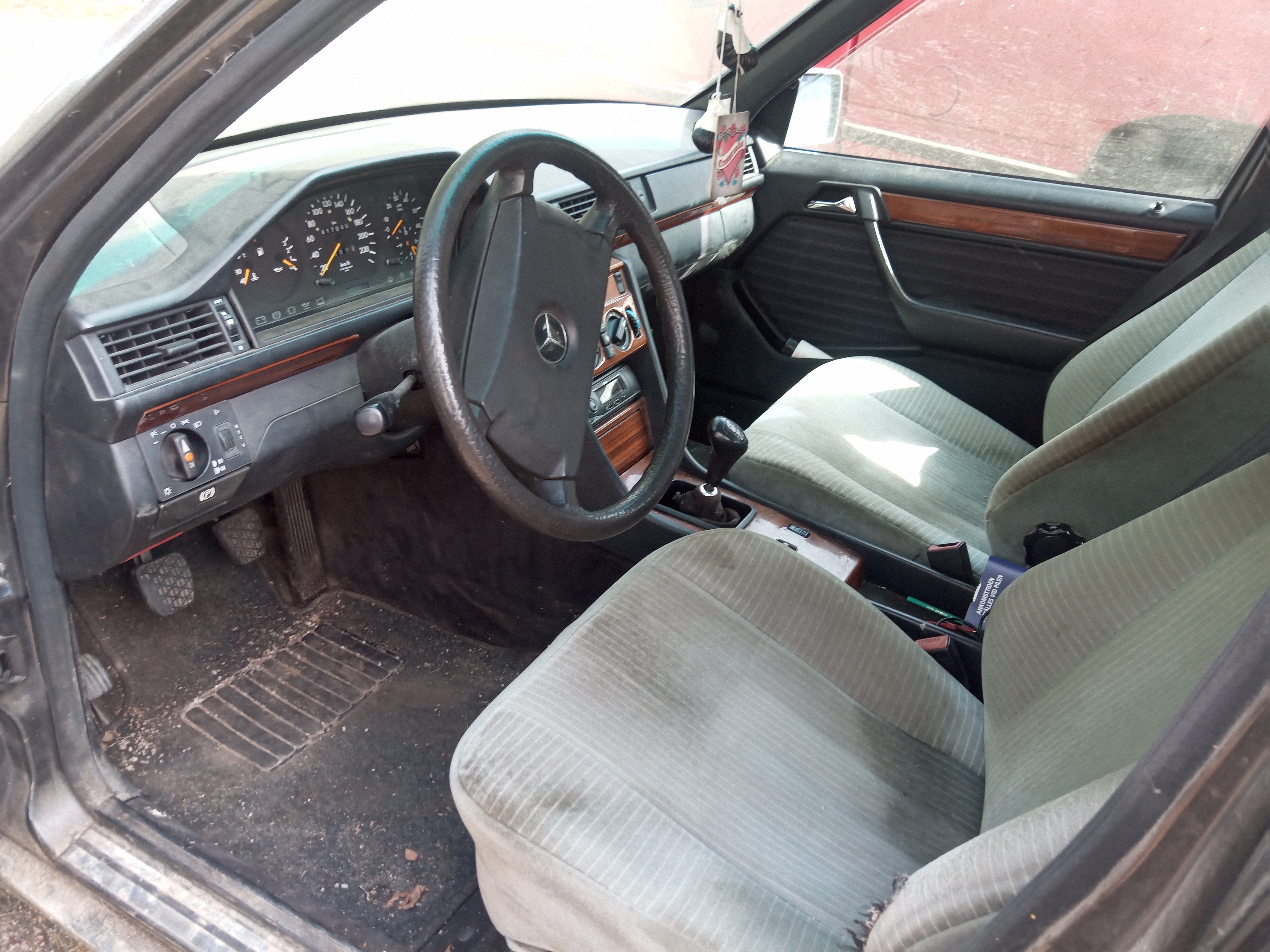 Mercedes-Benz 250 D Manuell 1993, kuva 3/3