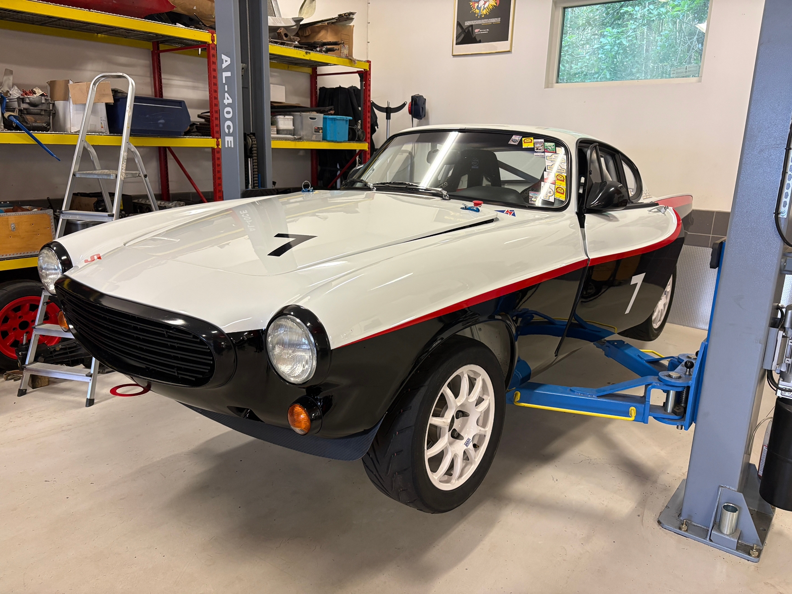Volvo P1800