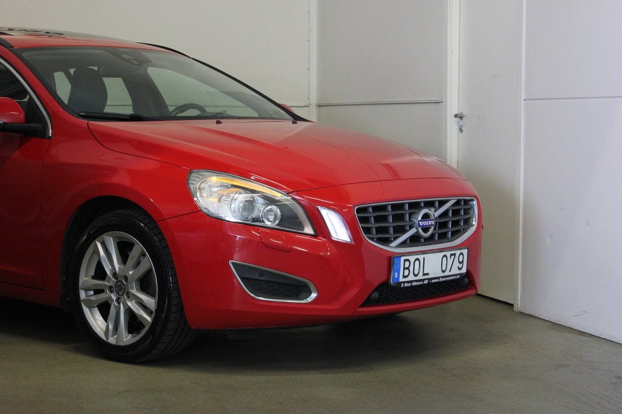 Volvo V60 2013, photo 2/10