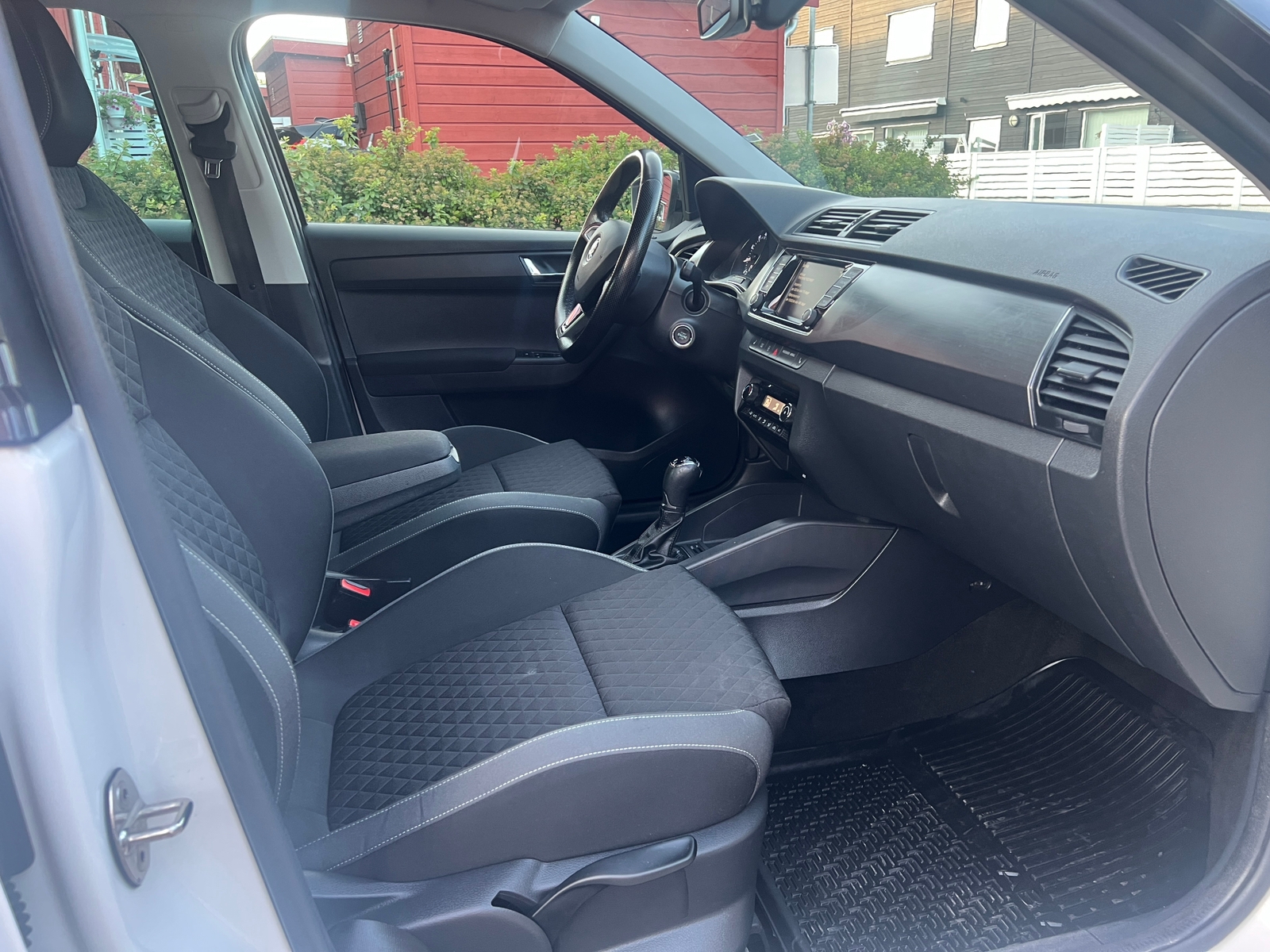 Skoda Fabia 2017, bild 3/8