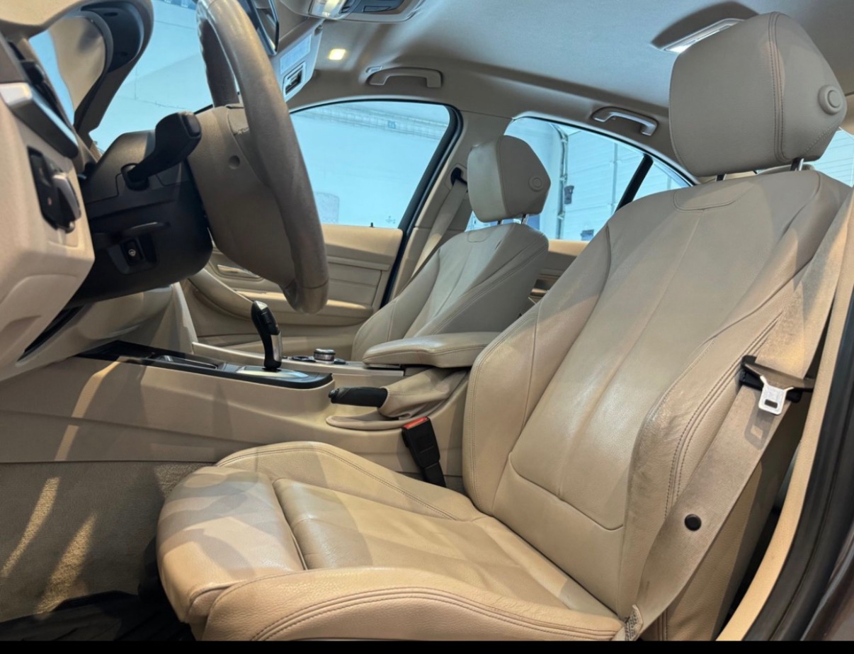 BMW 320 d Sedan Steptronic 2012, bild 3/10