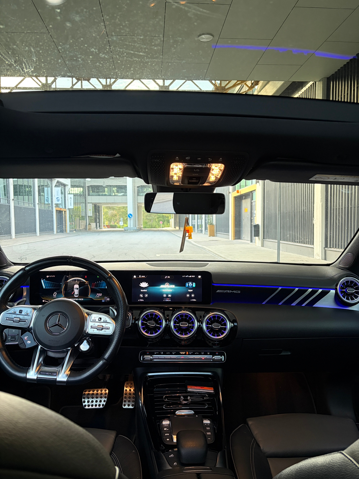 Mercedes-Benz A 35 AMG 4MATIC Sedan 2022, bild 4/5