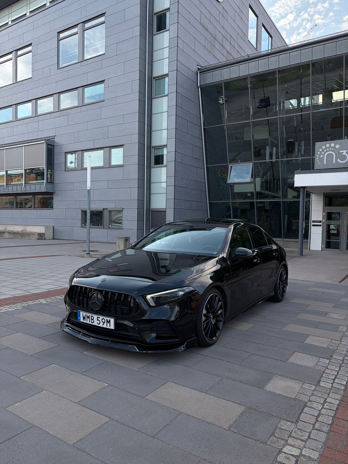 Mercedes-Benz A 35 AMG 4MATIC Sedan 2022, bild 3/5