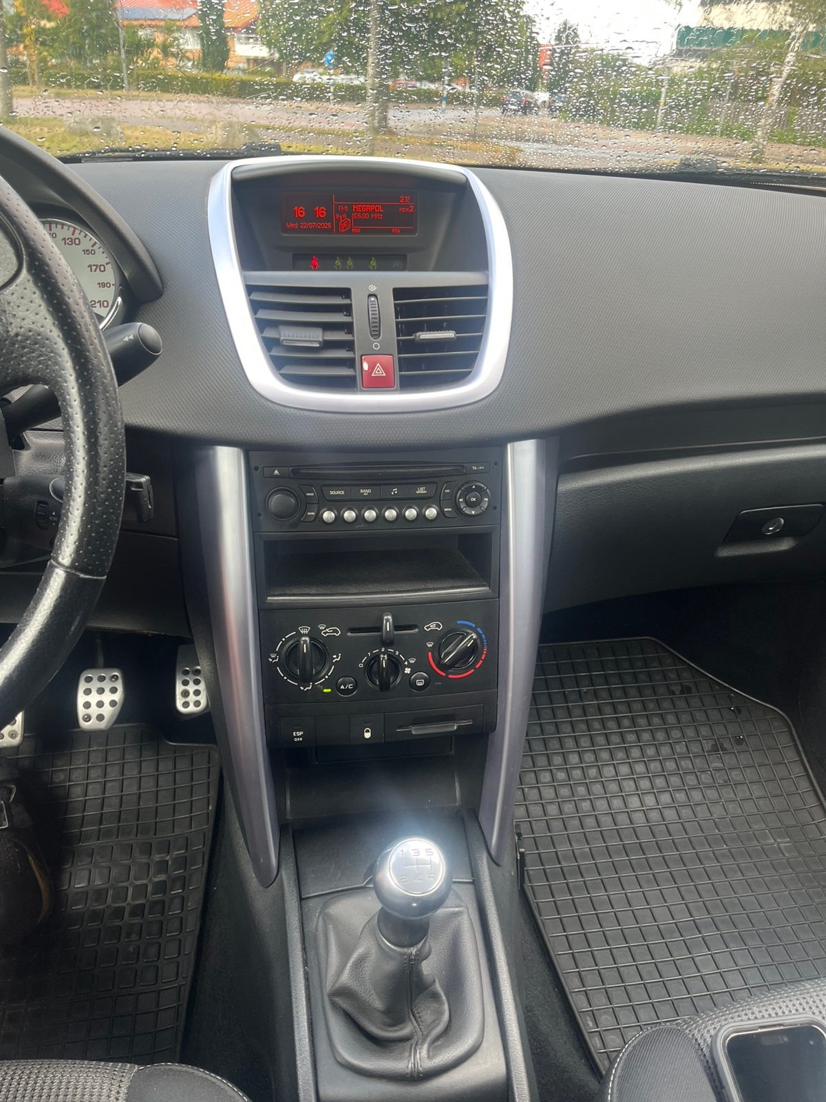 Peugeot 207 CC 1.6 VTi Manuell 2007, bild 5/7