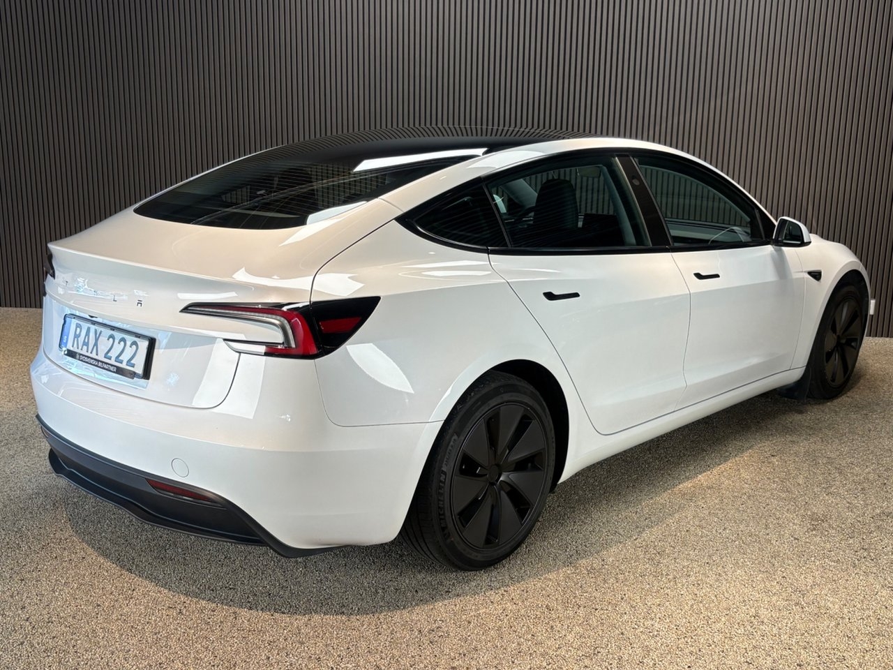 Tesla Model 3 Standard Range 2024, bild 6/10