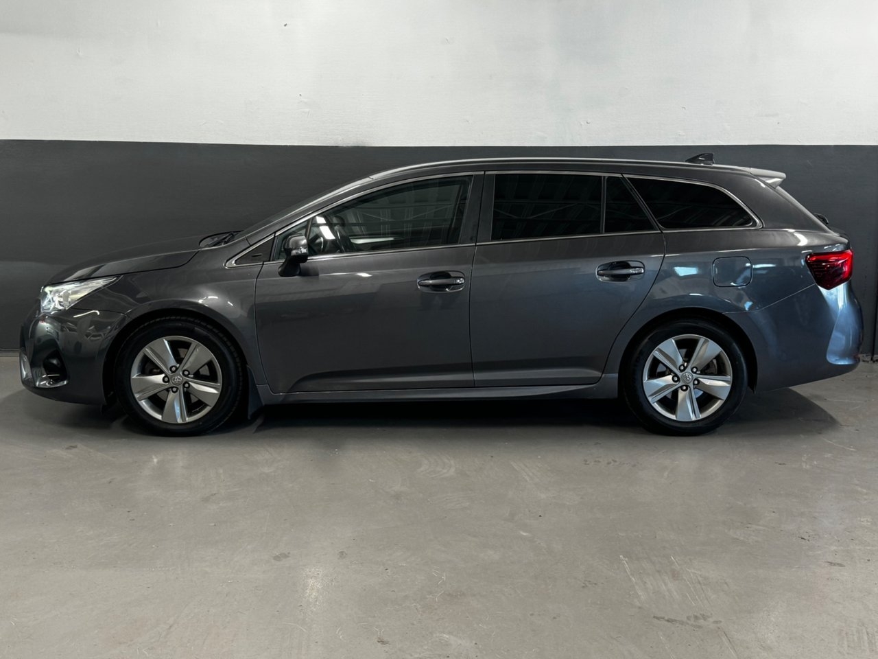 Toyota Avensis 2015, bild 7/10