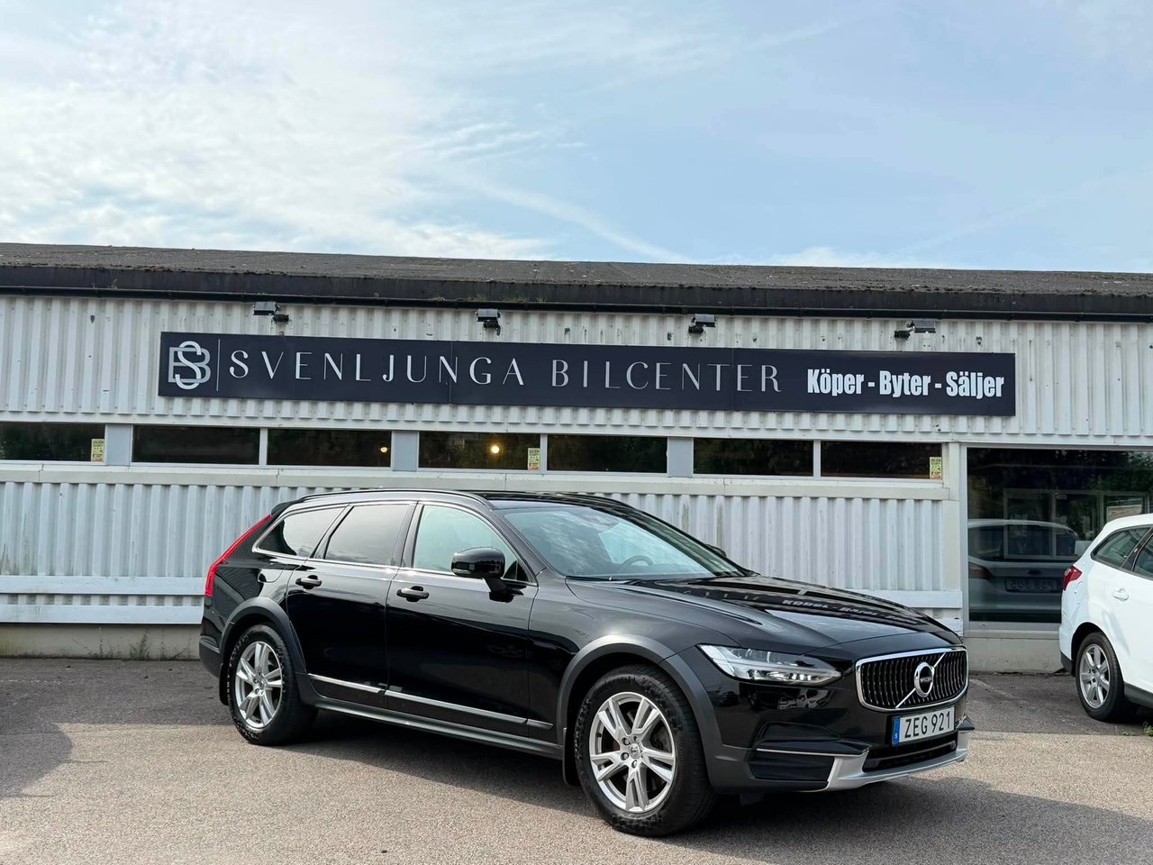 Volvo V90 Cross Country 2018, kuva 2/10
