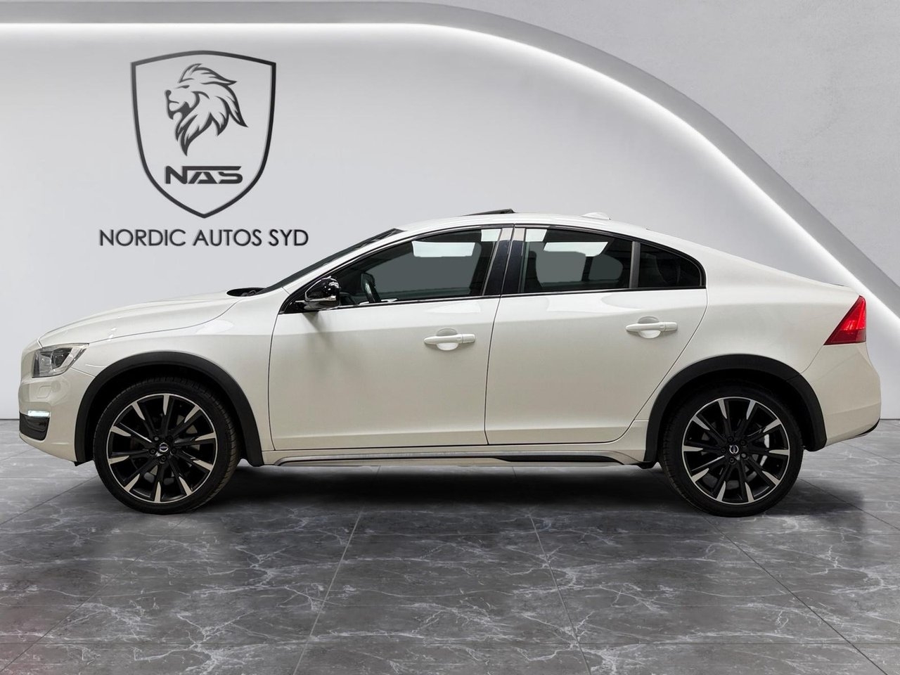Volvo S60 Cross Country 2016, bild 3/24