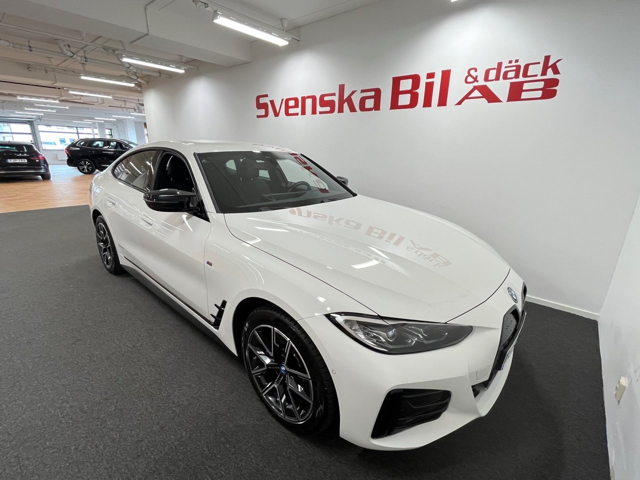 BMW i4 2024, photo 5/30